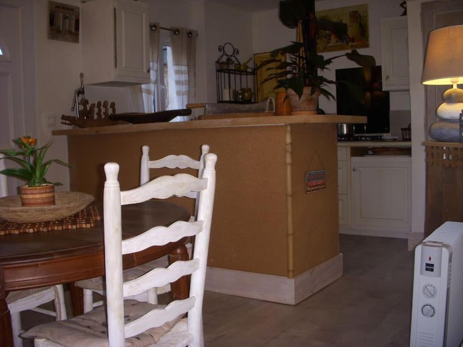 Un Havre De Paix Villa Aigues-Vives  Luaran gambar